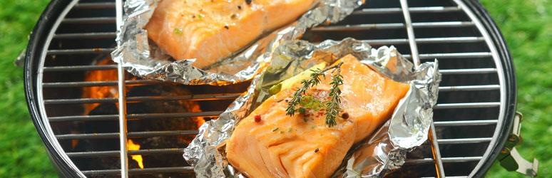 Grilled salmon in foil
