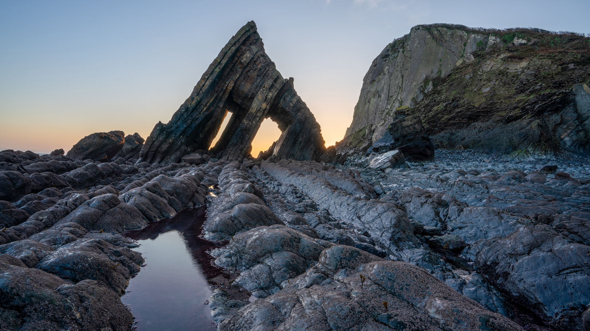 Triangle rock formation