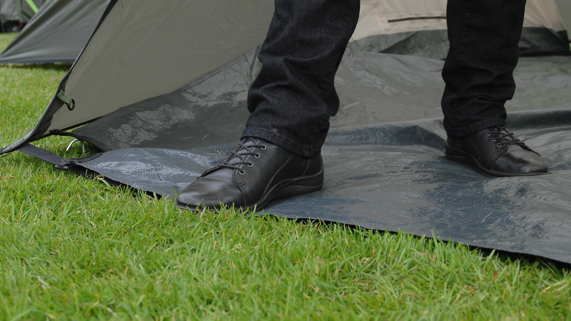 Tent groundsheet