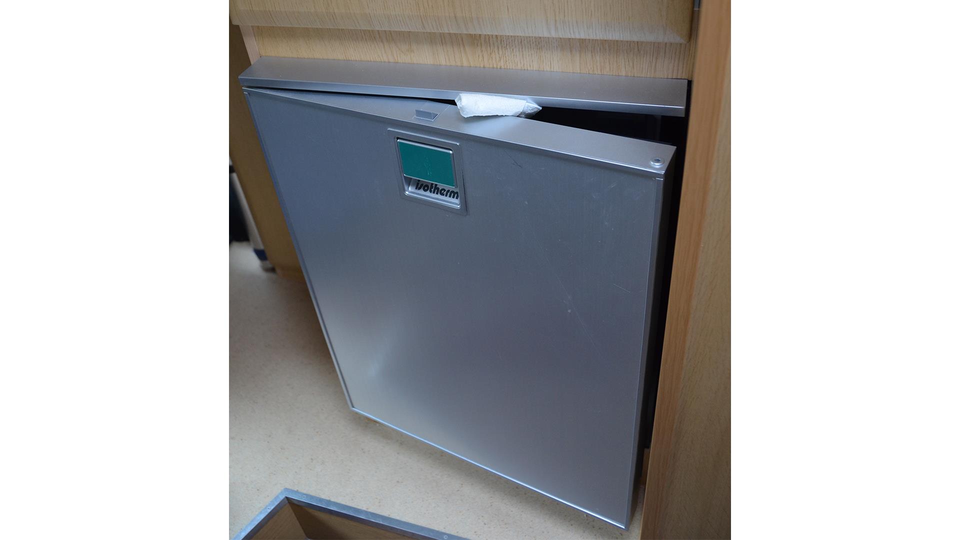 BN fridge door help ajar while not in use