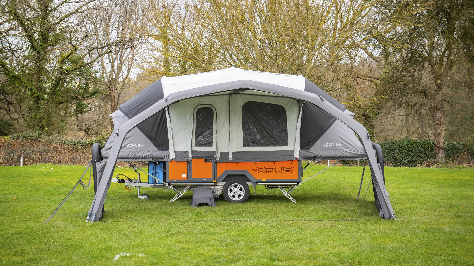 Opus trailer outlet tent