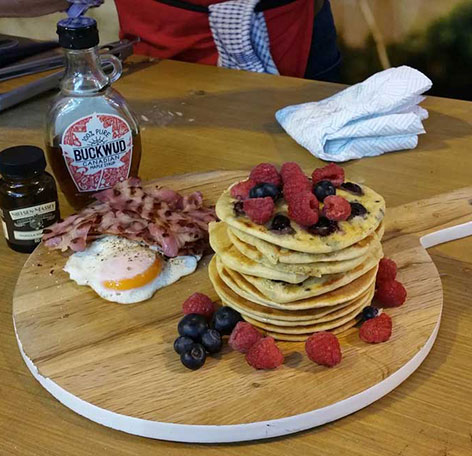 Blueberry Pancakes with maple syrup